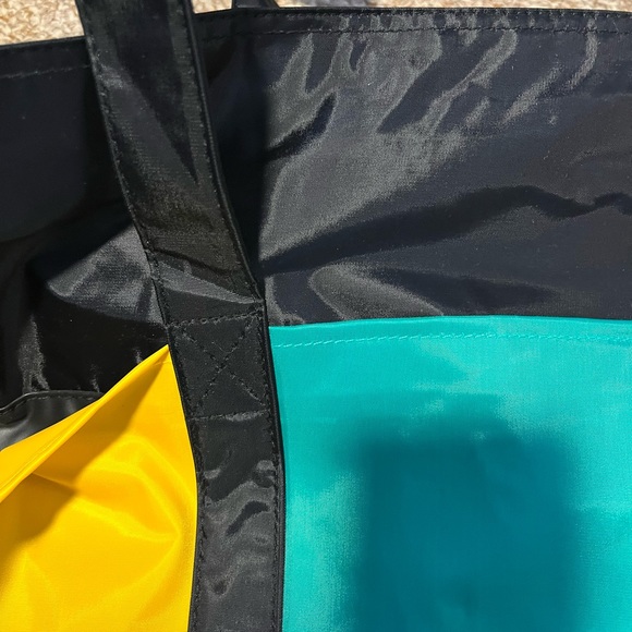 2/$10
New Black Tote blue yellow green front pockets  beach bag  summer bag - Picture 5 of 10